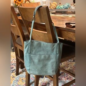 Frye Reed Magnetic Snap Leather Hobo Bag sky Vintage Style